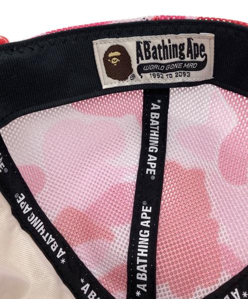 A BATHING APE（ア ベイシング エイプ）A BATHING APE (ア ベイシング エイプ) Abc Camo Nyc Logo Mesh Cap ピンク サイズ:Freeの古着・服飾アイテム