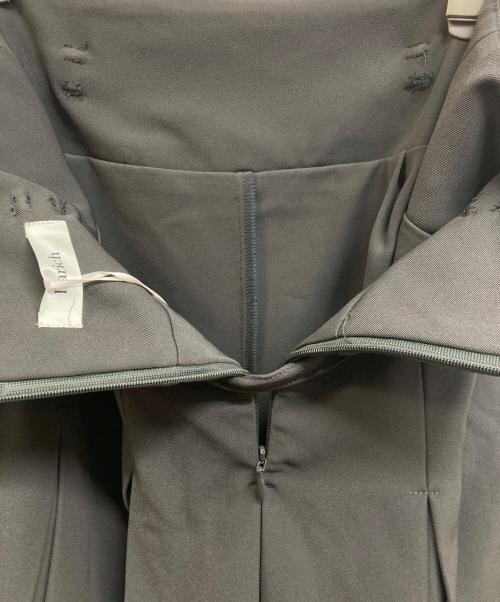 darich（ダーリッチ）darich (ダーリッチ) セミワイドプリーツテーラードミニスカート グレー サイズ:M 未使用品の古着・服飾アイテム