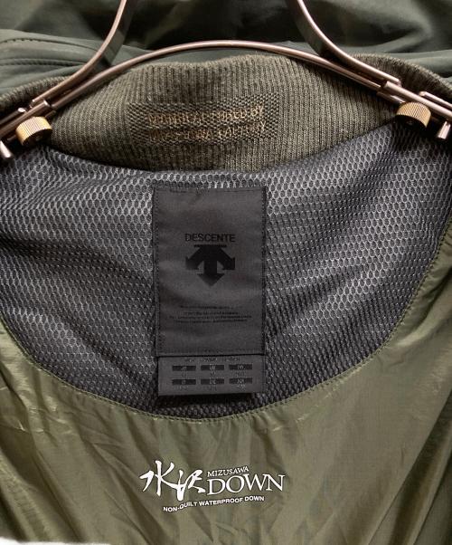 DESCENTE（デサント）DESCENTE (デサント) MIZUSAWA DOWN JACKET カーキの古着・服飾アイテム