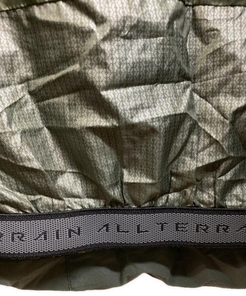 DESCENTE（デサント）DESCENTE (デサント) MIZUSAWA DOWN JACKET カーキの古着・服飾アイテム