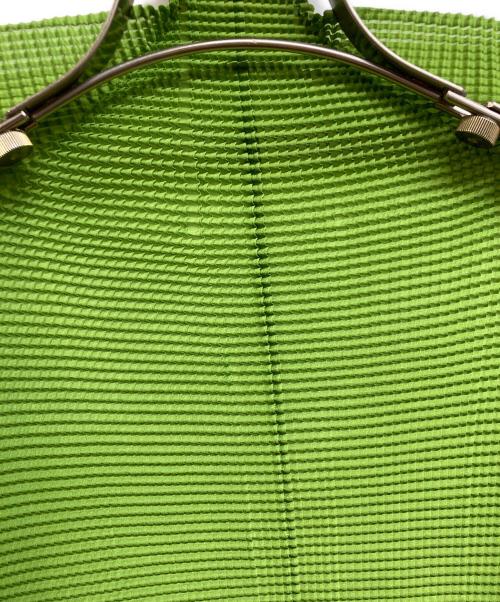 me ISSEY MIYAKE（ミーイッセイ ミヤケ）me ISSEY MIYAKE (ミーイッセイ ミヤケ) プリーツシャツ グリーン サイズ:Freeの古着・服飾アイテム