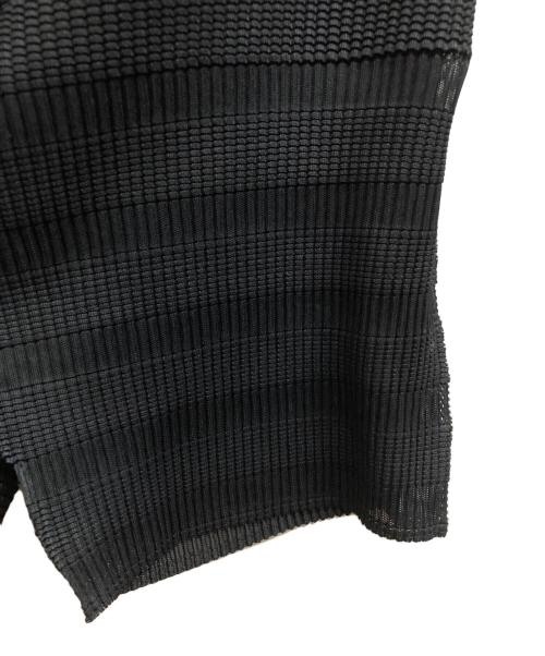 me ISSEY MIYAKE（ミーイッセイ ミヤケ）me ISSEY MIYAKE (ミーイッセイ ミヤケ) プリーツカットソー ブラック サイズ:Freeの古着・服飾アイテム