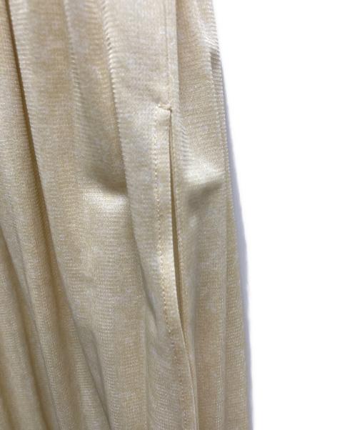 PLEATS PLEASE（プリーツプリーズ）PLEATS PLEASE (プリーツプリーズ) プリーツノースリーブワンピース ベージュ サイズ:3の古着・服飾アイテム