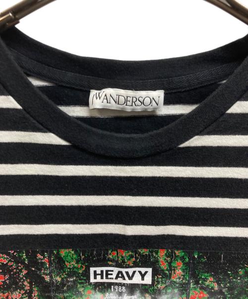 J.W.ANDERSON（ジェイダブリューアンダーソン）J.W.ANDERSON (ジェイダブリューアンダーソン) Gilbert & George Police Heavy Tシャツ ホワイト×ブラック サイズ:Sの古着・服飾アイテム