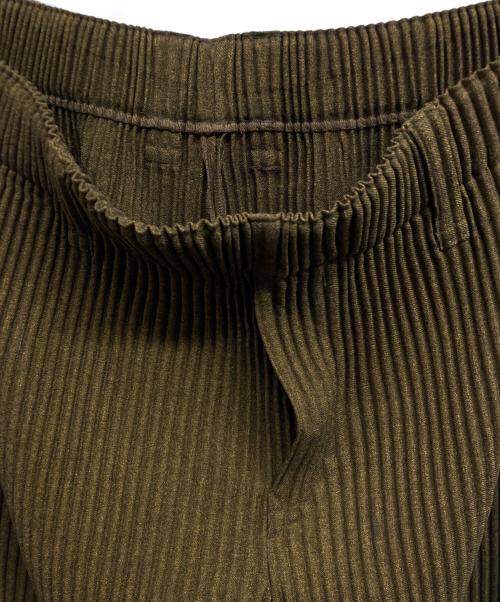 HOMME PLISSE ISSEY MIYAKE（オム プリッセ イッセイ ミヤケ）HOMME PLISSE ISSEY MIYAKE (オム プリッセ イッセイ ミヤケ) プリーツパンツ カーキ サイズ:2の古着・服飾アイテム