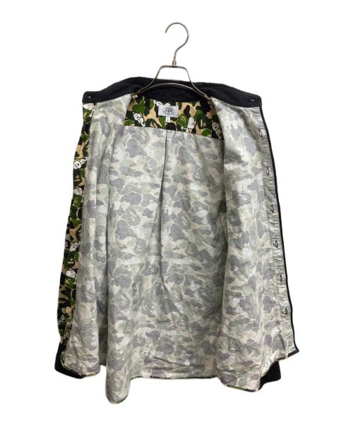 A BATHING APE（ア ベイシング エイプ）A BATHING APE (ア ベイシング エイプ) PEANUTS (ピーナッツ) ワンポイントABCカモオックスフォードBDシャツ グリーン サイズ:Lの古着・服飾アイテム