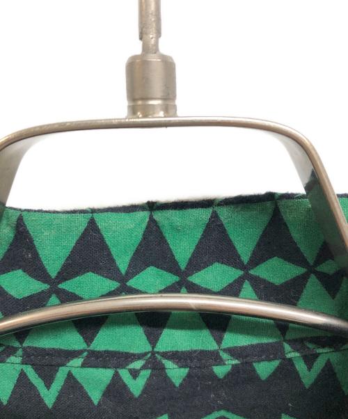 South2 West8（サウスツー ウエストエイト）south2 west8 (サウスツー ウエストエイト) BEAMS BOY (ビームスボーイ) 総柄シャツ グリーン サイズ:2の古着・服飾アイテム