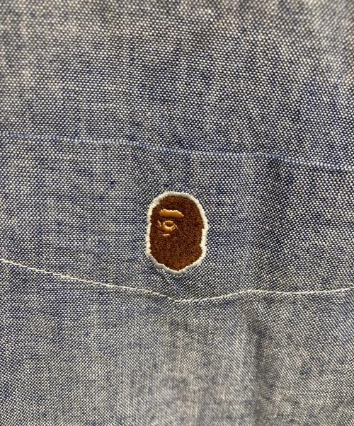 A BATHING APE（アベイシングエイプ）A BATHING APE (アベイシングエイプ) ロゴ刺繍S/Sボタンダウンシャツ ネイビー サイズ:Lの古着・服飾アイテム