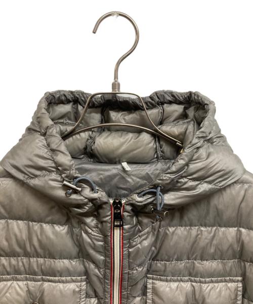 MONCLER（モンクレール）MONCLER (モンクレール) ダウンジャケット グレー サイズ:4の古着・服飾アイテム