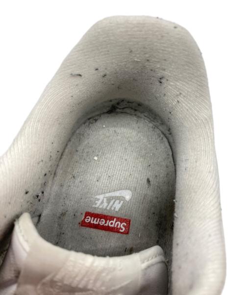 NIKE（ナイキ）NIKE (ナイキ) Supreme (シュプリーム) Air Force 1 Low ローカットスニーカー ホワイト サイズ:UK8の古着・服飾アイテム