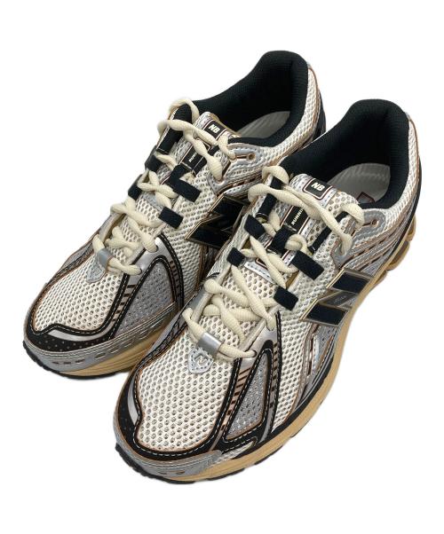 NEW BALANCE（ニューバランス）NEW BALANCE (ニューバランス) ローカットスニーカー ブラック×ベージュ サイズ:UK8の古着・服飾アイテム