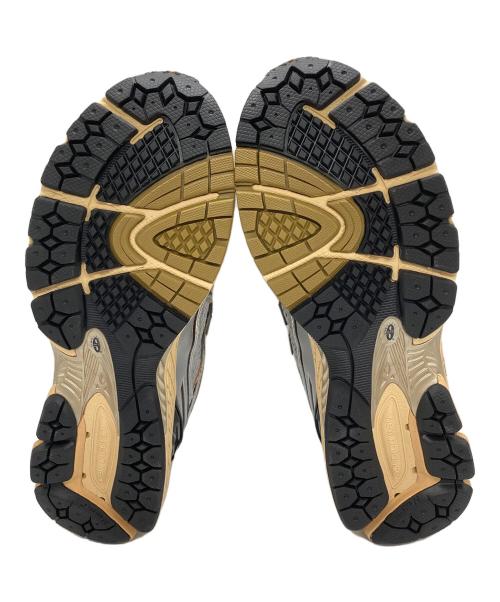 NEW BALANCE（ニューバランス）NEW BALANCE (ニューバランス) ローカットスニーカー ブラック×ベージュ サイズ:UK8の古着・服飾アイテム