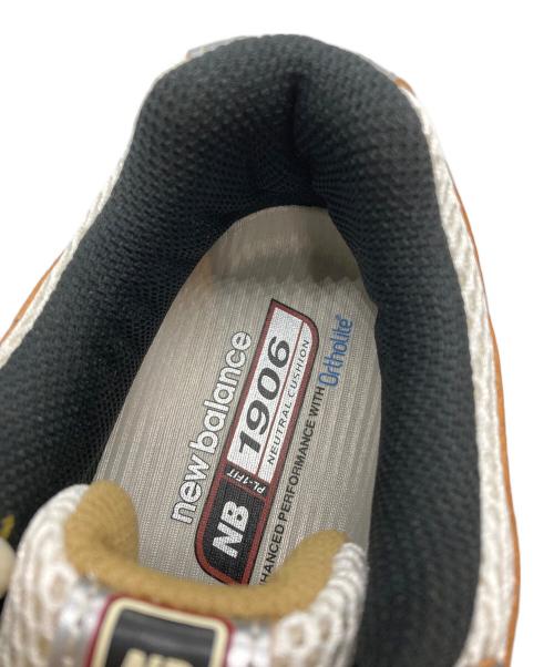 NEW BALANCE（ニューバランス）NEW BALANCE (ニューバランス) ローカットスニーカー ブラック×ベージュ サイズ:UK8の古着・服飾アイテム