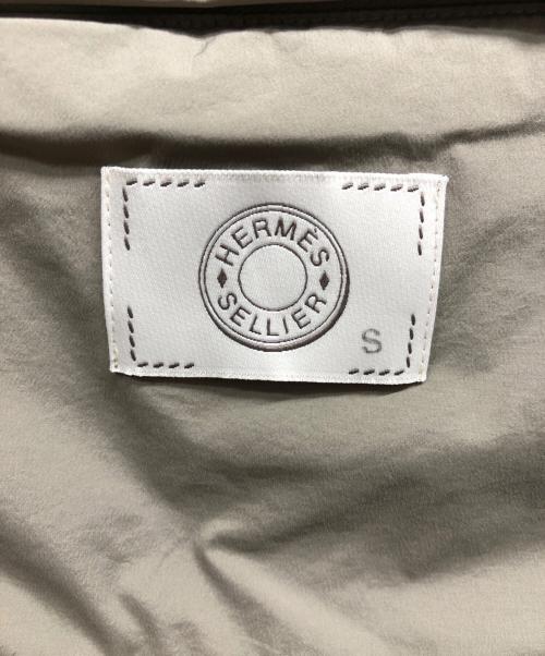 HERMES（エルメス）HERMES (エルメス) ダウンジャケット ベージュ サイズ:XLの古着・服飾アイテム