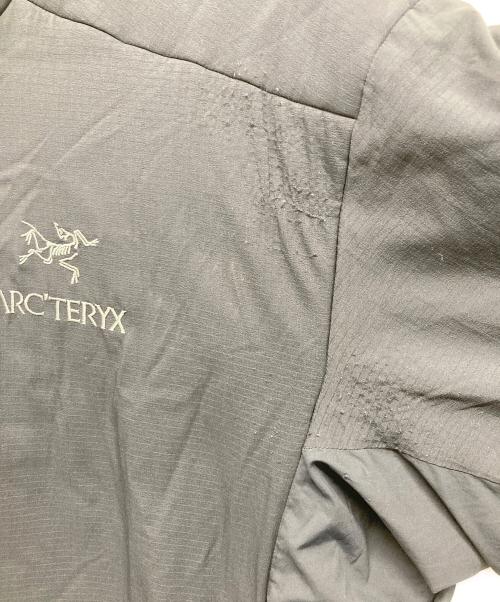 ARC'TERYX（アークテリクス）ARC'TERYX (アークテリクス) ATOM AR JACKET　アトム AR ジャケット メンズ ブラック サイズ:Mの古着・服飾アイテム