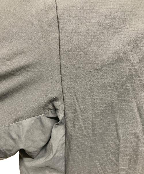 ARC'TERYX（アークテリクス）ARC'TERYX (アークテリクス) ATOM AR JACKET　アトム AR ジャケット メンズ ブラック サイズ:Mの古着・服飾アイテム