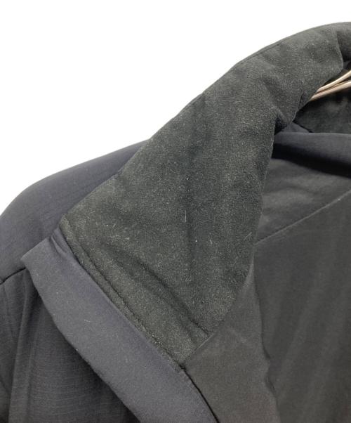 ARC'TERYX（アークテリクス）ARC'TERYX (アークテリクス) ATOM AR JACKET　アトム AR ジャケット メンズ ブラック サイズ:Mの古着・服飾アイテム