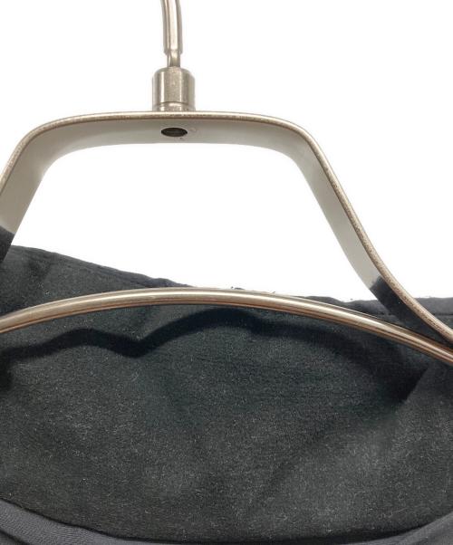 ARC'TERYX（アークテリクス）ARC'TERYX (アークテリクス) ATOM AR JACKET　アトム AR ジャケット メンズ ブラック サイズ:Mの古着・服飾アイテム