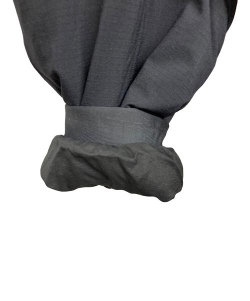 ARC'TERYX（アークテリクス）ARC'TERYX (アークテリクス) ATOM AR JACKET　アトム AR ジャケット メンズ ブラック サイズ:Mの古着・服飾アイテム