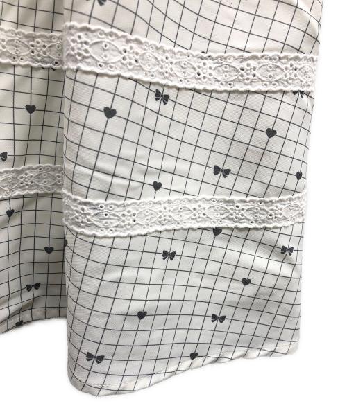 Lolime（ロリミィ）Lolime (ロリミィ) Heart arrowジャンパースカートワンピース ホワイト サイズ:XLの古着・服飾アイテム