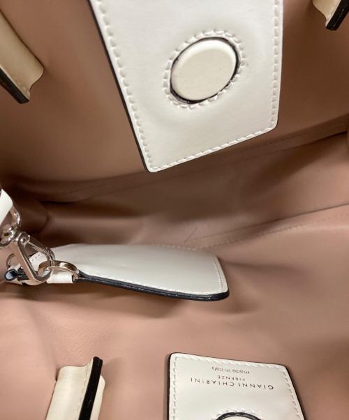 GIANNI CHIARINI（ジャンニ キアリーニ）GIANNI CHIARINI (ジャンニ キアリーニ) 2WAYバッグ ホワイトの古着・服飾アイテム
