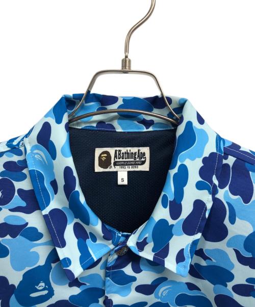 A BATHING APE（ア ベイシング エイプ）A BATHING APE (アベイシングエイプ) ABC CAMO LOGO COACH JACKET ブルー サイズ:Sの古着・服飾アイテム