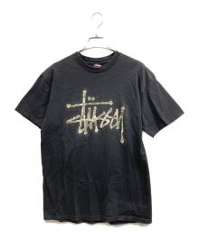 stussy（ステューシー）の古着「00ＳロゴプリントTシャツ」｜ブラック