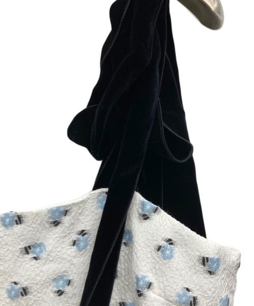 CAROLINA GLASER（カロリナ グレイサー）CAROLINA GLASER (カロリナ グレイサー) ジャカードフラワーワンピース ホワイト サイズ:S 未使用品の古着・服飾アイテム