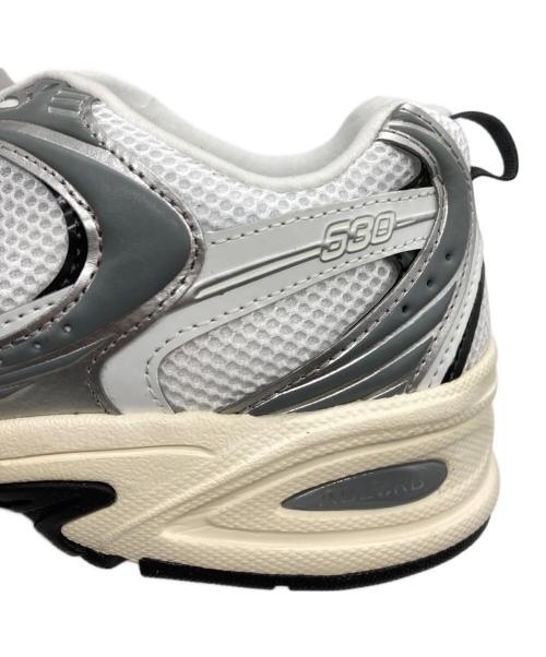 NEW BALANCE（ニューバランス）NEW BALANCE (ニューバランス) ローカットスニーカー シルバー サイズ:US8 未使用品の古着・服飾アイテム