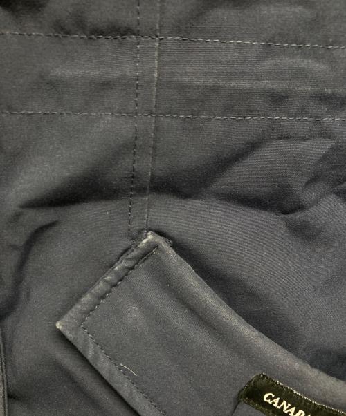 CANADA GOOSE（カナダグース）CANADA GOOSE (カナダグース) ダウンコート ネイビー サイズ:XSの古着・服飾アイテム