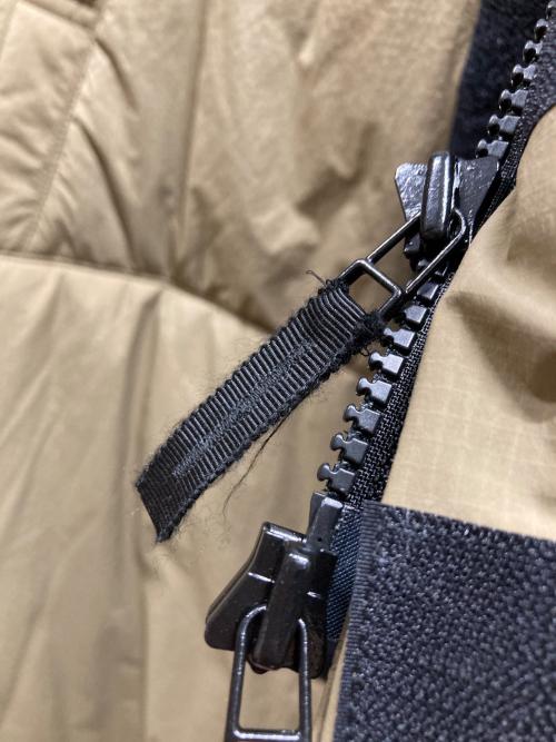 COMME des GARCONS HOMME（コムデギャルソン オム）COMME des GARCONS HOMME (コムデギャルソン オム) 22AWエステルリップクロス PRIMALOFT中綿コート ベージュ サイズ:Lの古着・服飾アイテム