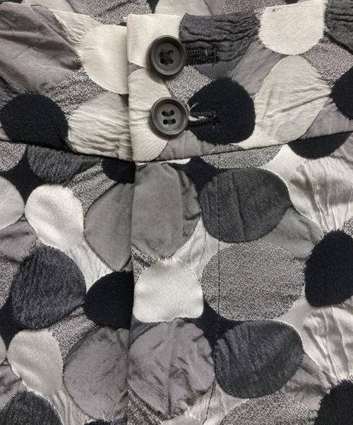 ISSEY MIYAKE（イッセイミヤケ）ISSEY MIYAKE (イッセイミヤケ) 総柄 デザインパンツ グレー サイズ:3の古着・服飾アイテム