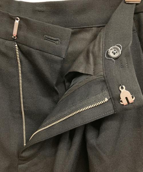 Dulcamara（ドゥルカマラ）Dulcamara (ドゥルカマラ) テーパードパンツ ブラックの古着・服飾アイテム