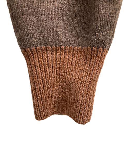 Acne studios（アクネ ストゥディオス）Acne studios (アクネ ストゥディオス) フェイスパッチ Ｖネックカーディガン ブラウン サイズ:XSの古着・服飾アイテム