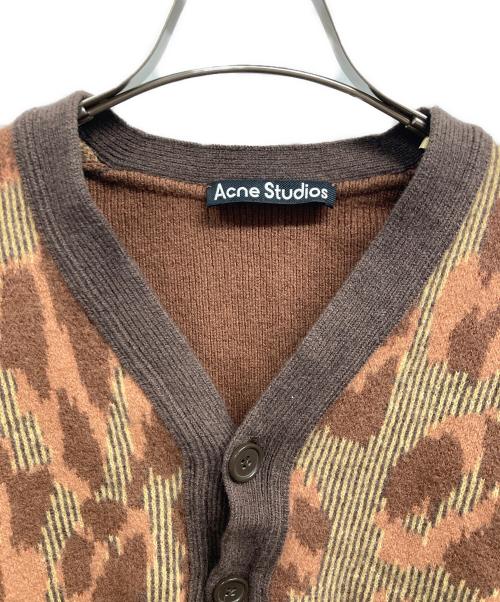 Acne studios（アクネ ストゥディオス）Acne studios (アクネ ストゥディオス) フェイスパッチ Ｖネックカーディガン ブラウン サイズ:XSの古着・服飾アイテム