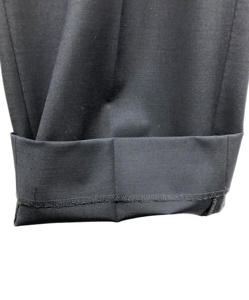 A + TOKYO（エープラス トウキョウ）A + TOKYO (エープラス トウキョウ) Tech wool ワイドストレートスラックス ネイビー サイズ:2の古着・服飾アイテム