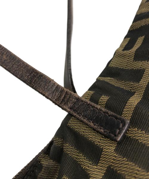 FENDI（フェンディ）FENDI (フェンディ) ズッカ柄ハンドバッグ ブラウンの古着・服飾アイテム