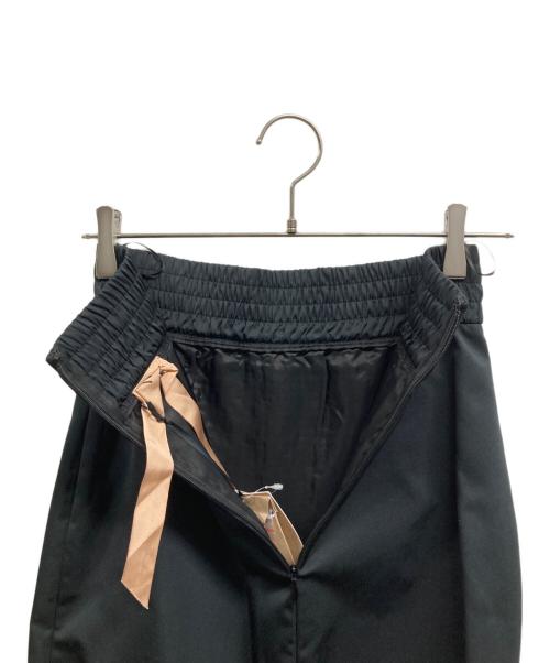 N°21（ヌメロヴェントゥーノ）N°21 (ヌメロヴェントゥーノ) ビジュー付きミニスカート ブラック サイズ:38の古着・服飾アイテム