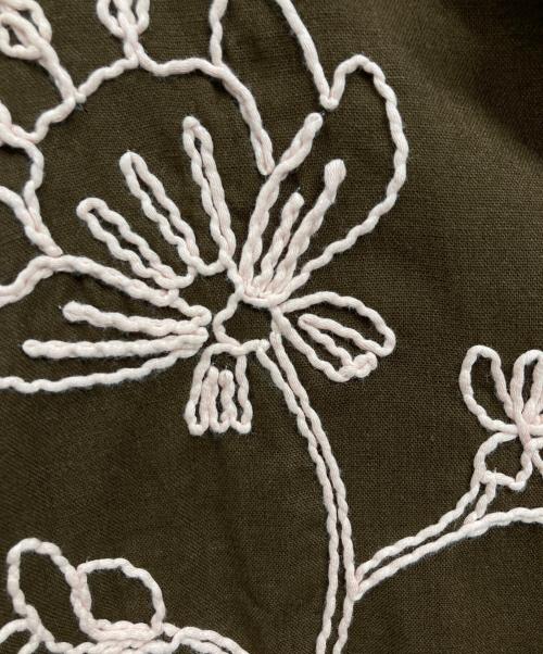 RNA（アールエヌエー）RNA (アールエヌエー) レーヨンリネンコットンエンブロイダリーシャツ ブラウン サイズ:Mの古着・服飾アイテム