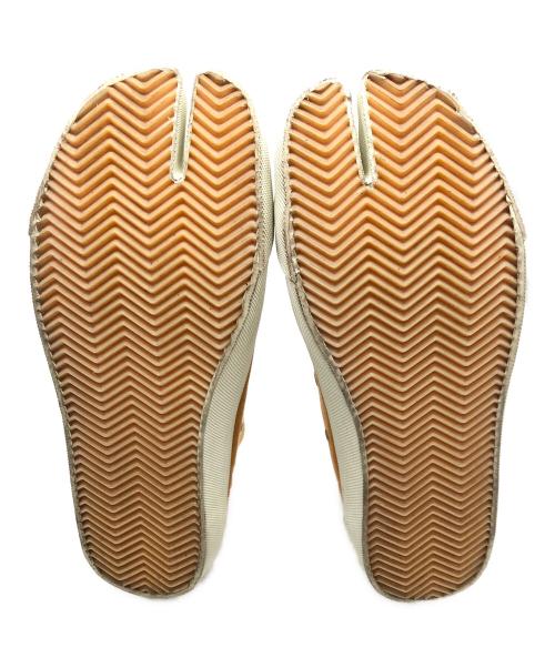 Maison Margiela（メゾンマルジェラ）Maison Margiela (メゾンマルジェラ) Tabi ハイカットスニーカー ベージュ サイズ:40の古着・服飾アイテム