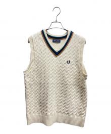 FRED PERRY（フレッドペリー）の古着「チルデンニットベスト」｜ホワイト