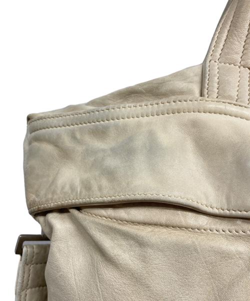 Salvatore Ferragamo（サルヴァトーレ フェラガモ）Salvatore Ferragamo (サルヴァトーレ フェラガモ) プリントロゴショルダーバッグ アイボリーの古着・服飾アイテム