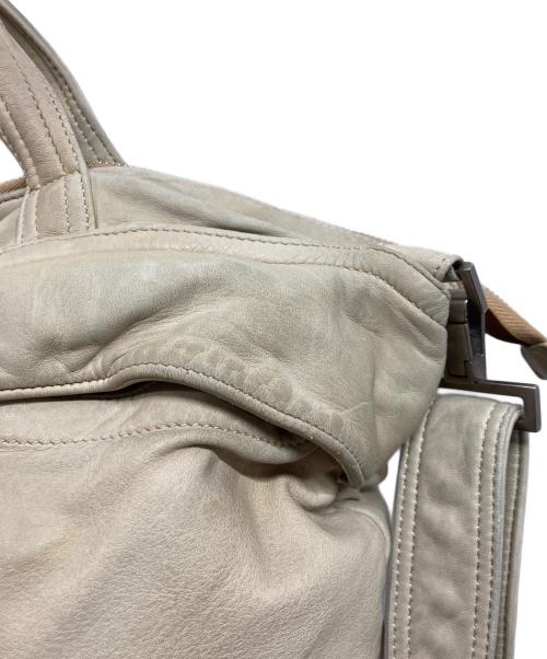 Salvatore Ferragamo（サルヴァトーレ フェラガモ）Salvatore Ferragamo (サルヴァトーレ フェラガモ) プリントロゴショルダーバッグ アイボリーの古着・服飾アイテム