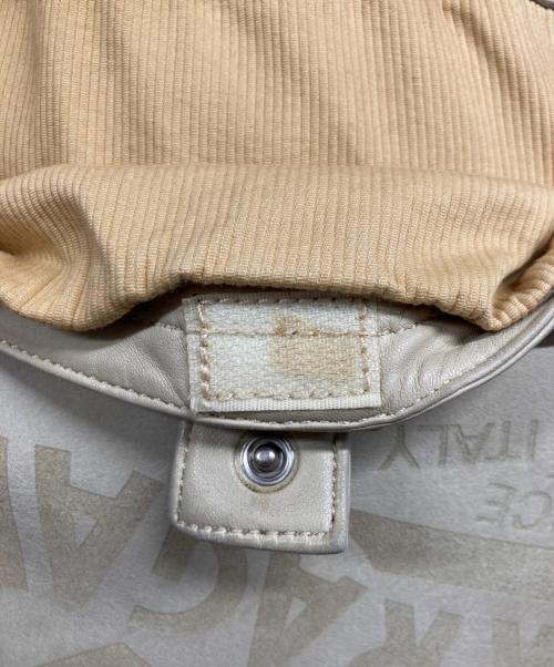 Salvatore Ferragamo（サルヴァトーレ フェラガモ）Salvatore Ferragamo (サルヴァトーレ フェラガモ) プリントロゴショルダーバッグ アイボリーの古着・服飾アイテム