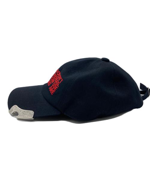 JOHN LAWRENCE SULLIVAN（ジョン ローレンス サリバン）JOHN LAWRENCE SULLIVAN (ジョン ローレンス サリバン) EMBROIDERED CAP WITH BOTTLE OPENER/サリバンキャップ ブラックの古着・服飾アイテム