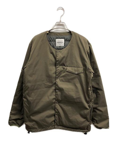 NANGA（ナンガ）NANGA (ナンガ) ノーカラーダウンジャケット カーキ サイズ:XLの古着・服飾アイテム