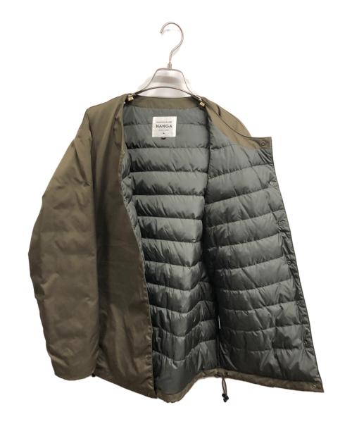 NANGA（ナンガ）NANGA (ナンガ) ノーカラーダウンジャケット カーキ サイズ:XLの古着・服飾アイテム