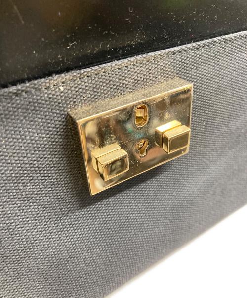 GUCCI（グッチ）GUCCI (グッチ) ワンショルダーバッグ ブラックの古着・服飾アイテム