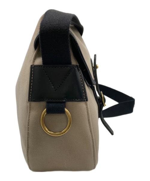 brady（ブレディ）Brady (ブレディ) Ariel Trout Small ョルダーバッグ ベージュの古着・服飾アイテム
