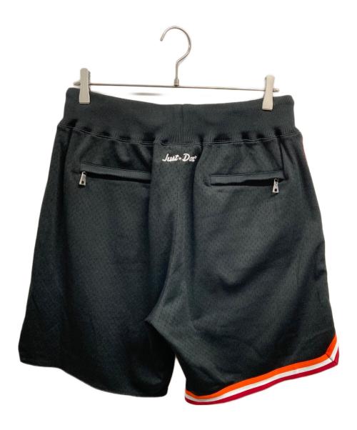MITCHELL & NESS（ミッチェルアンドネス）MITCHELL & NESS (ミッチェルアンドネス) ハーフパンツ ブラック サイズ:Mの古着・服飾アイテム